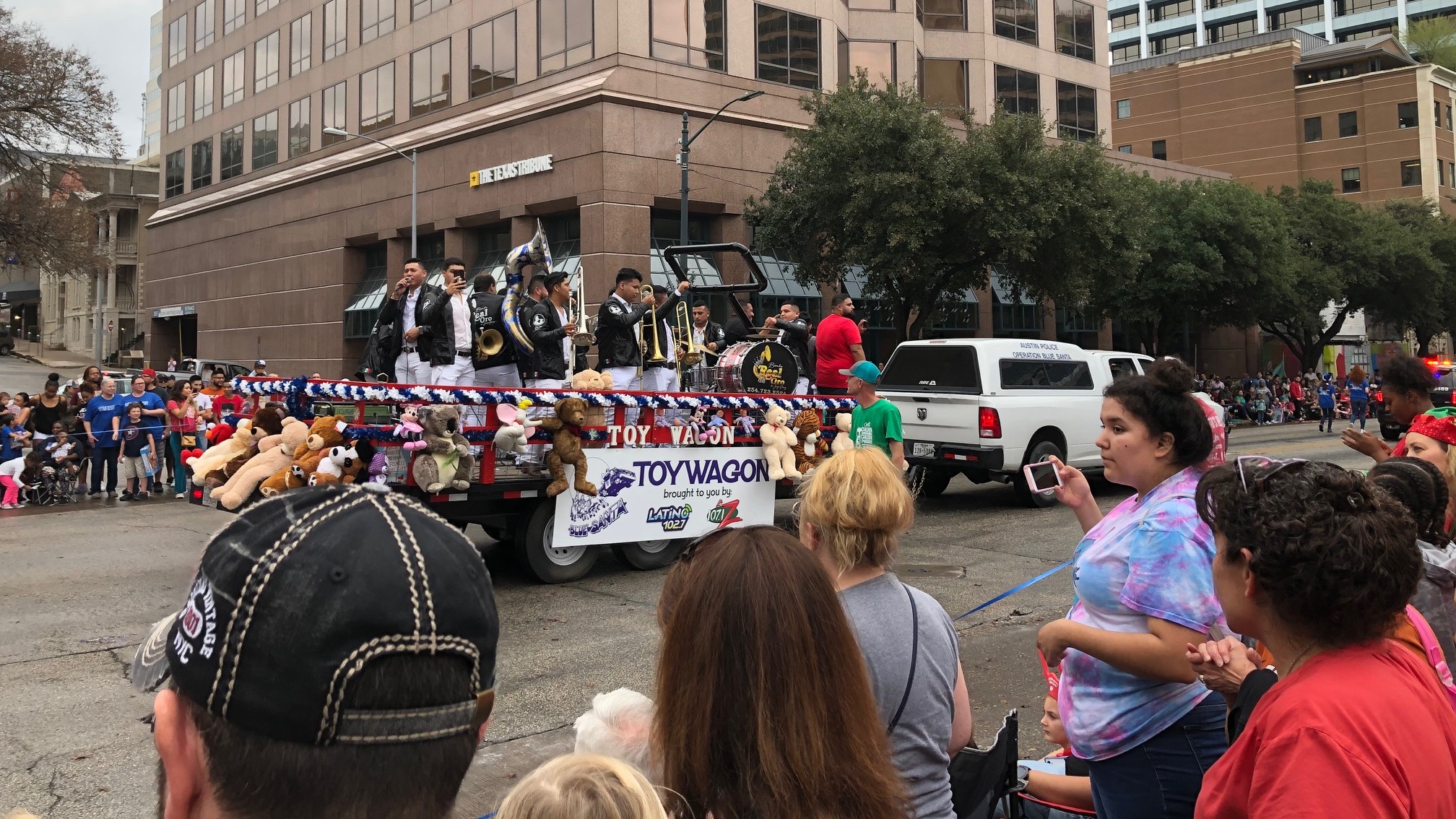 Photo Gallery Chuy’s Children Giving to Children Parade